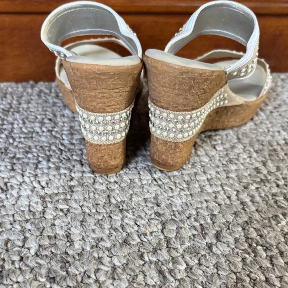 Elegant Beaded White and Tan Wedge Sandals - Picture 3 of 4